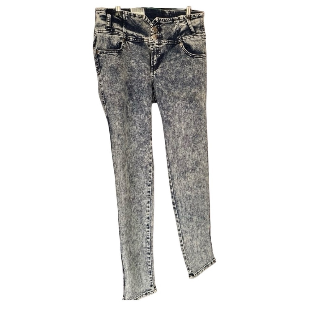 NWT UWD Denim Jeans Juniors
15 and 17 Available Skinny Blue Denim
Stretch